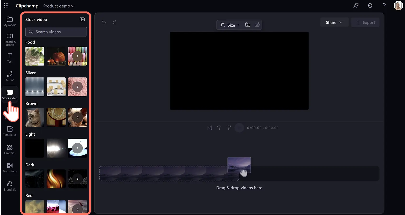 İş için Clipchamp’te stok medya arayan bir kullanıcı.