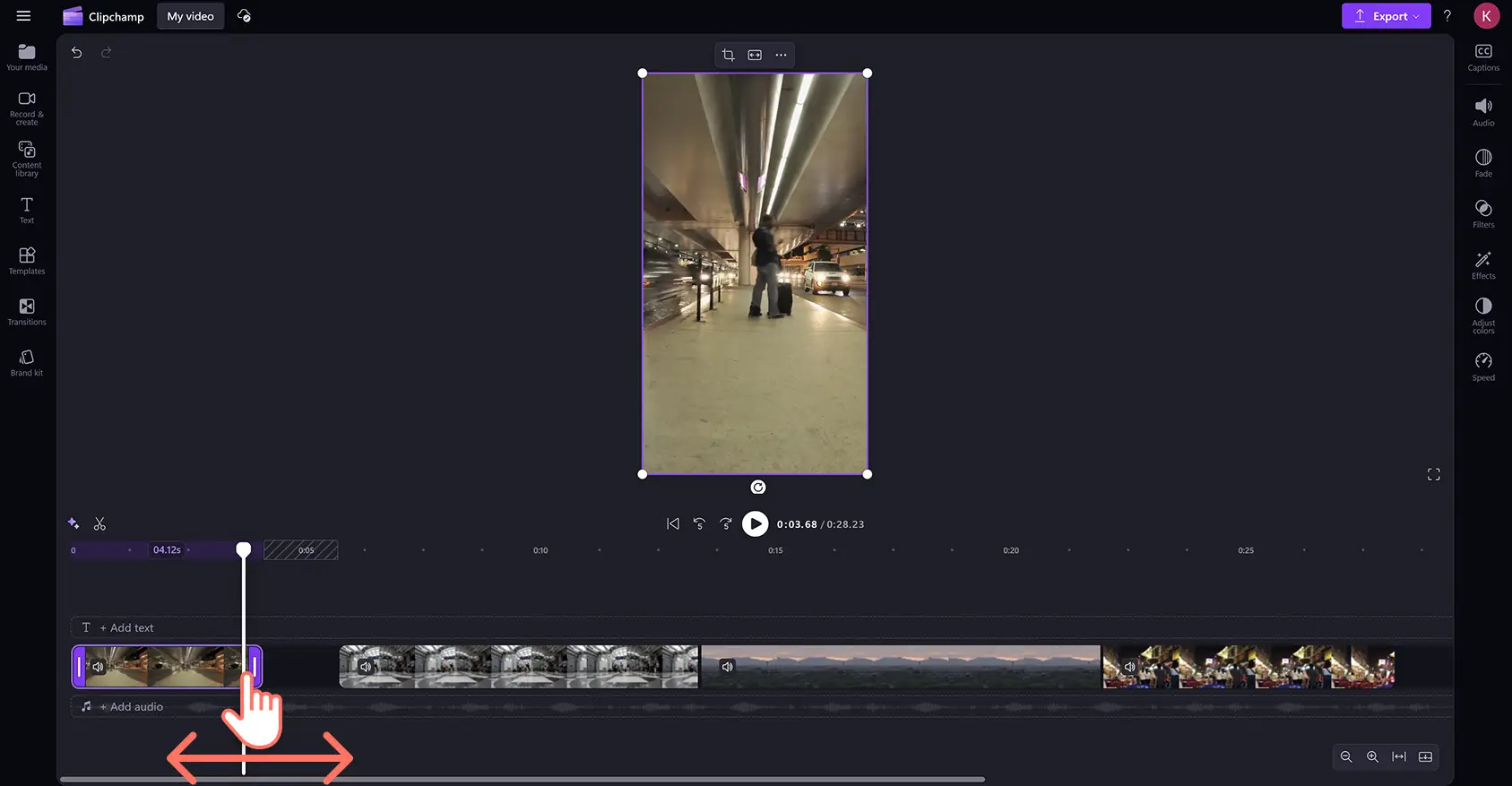 5kgepvhi99auxoposo7b3d Clipchamp video düzenleyicide seyahatte öne çıkanlar klibini kırpan bir kullanıcı.