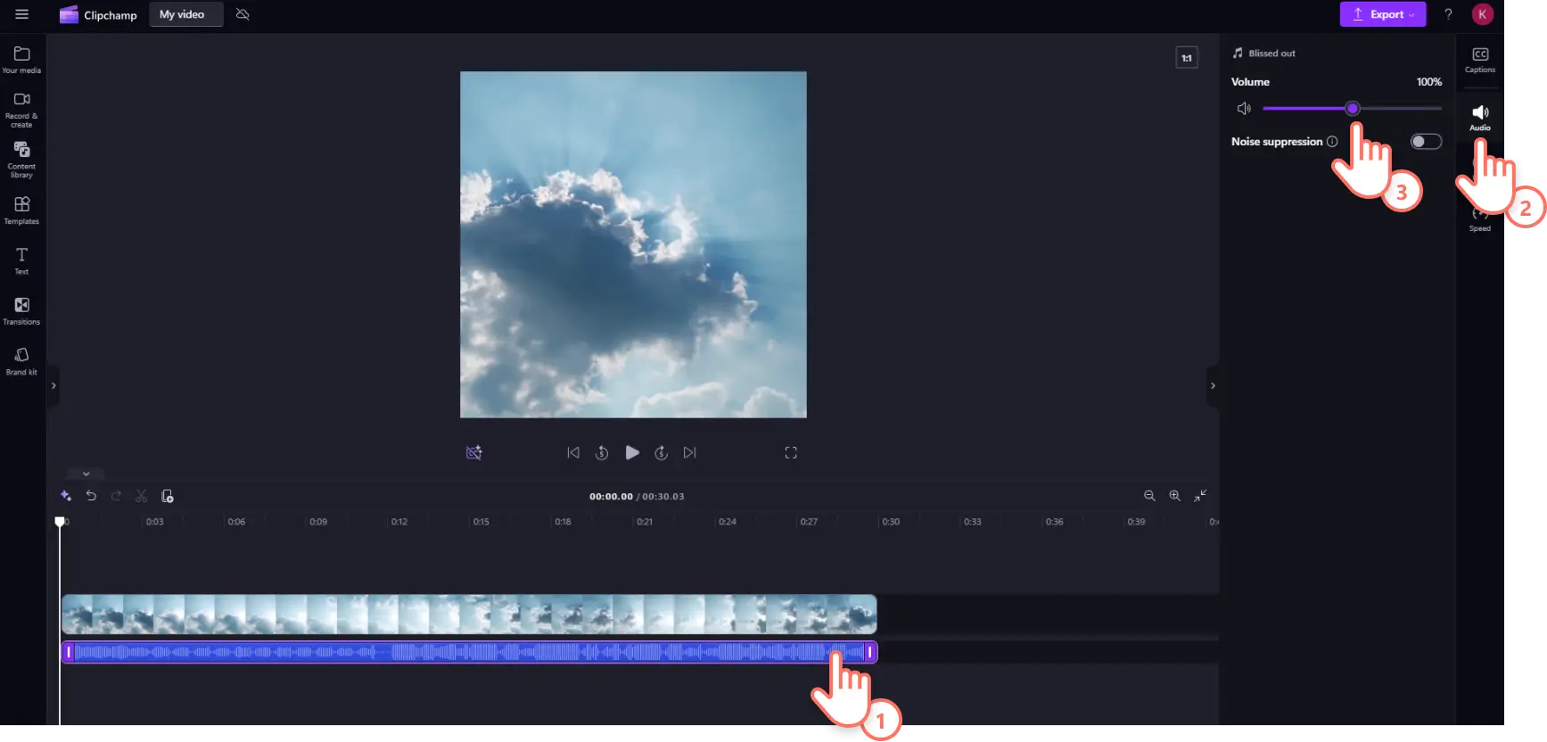 4b0fg6wjaayef7grm4yck9 Clipchamp’te ses parçasının ses düzeyini ayarlayan bir kullanıcı.