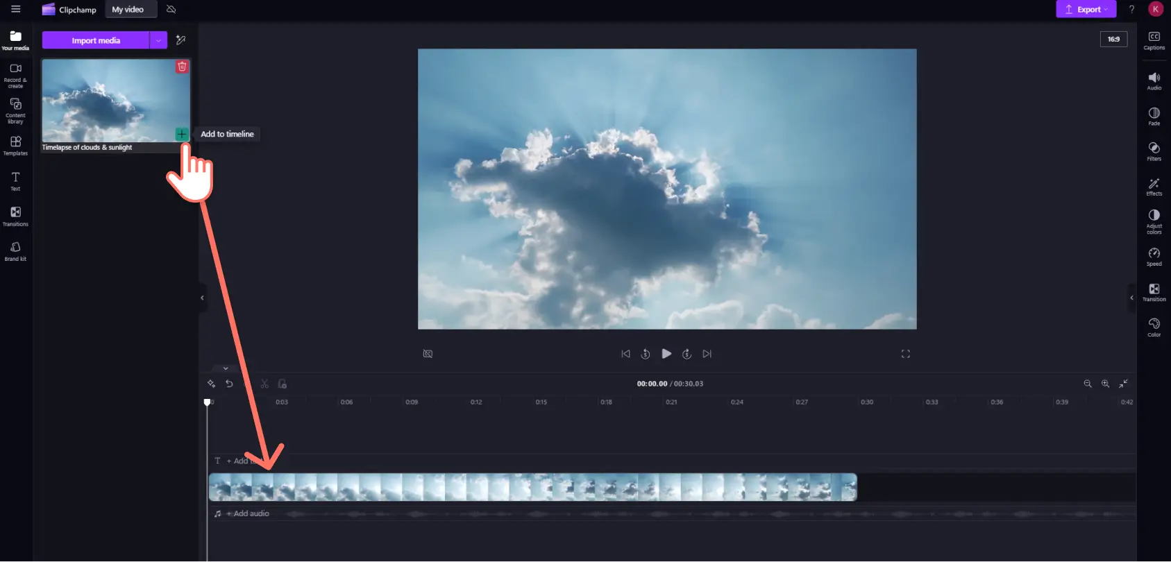 50uyx2awogblacebi2b1pd Clipchamp’te zaman çizelgesine video ekleyen bir kullanıcı.