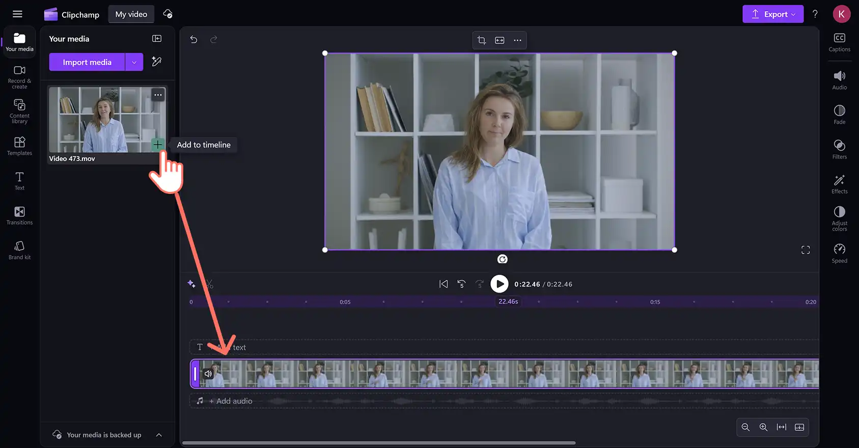 2048-15 Clipchamp video düzenleyicide bir MOV dosyasını düzenleme zaman çizelgesine sürükleyen bir kullanıcı.