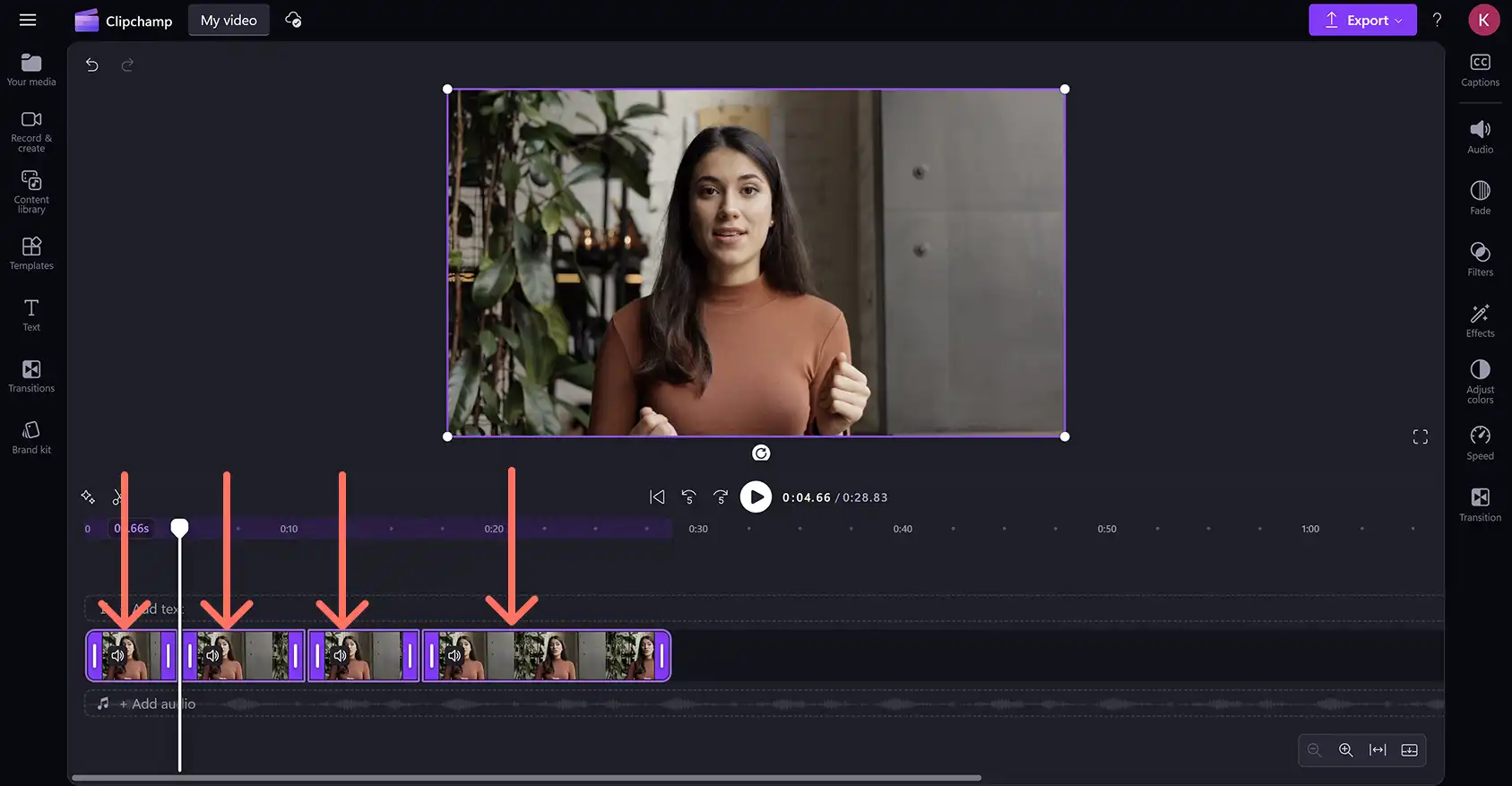 2048-45 Clipchamp video düzenleyicide zaman çizelgesinde yer alan kırpılmış ve bölünmüş video klipler.