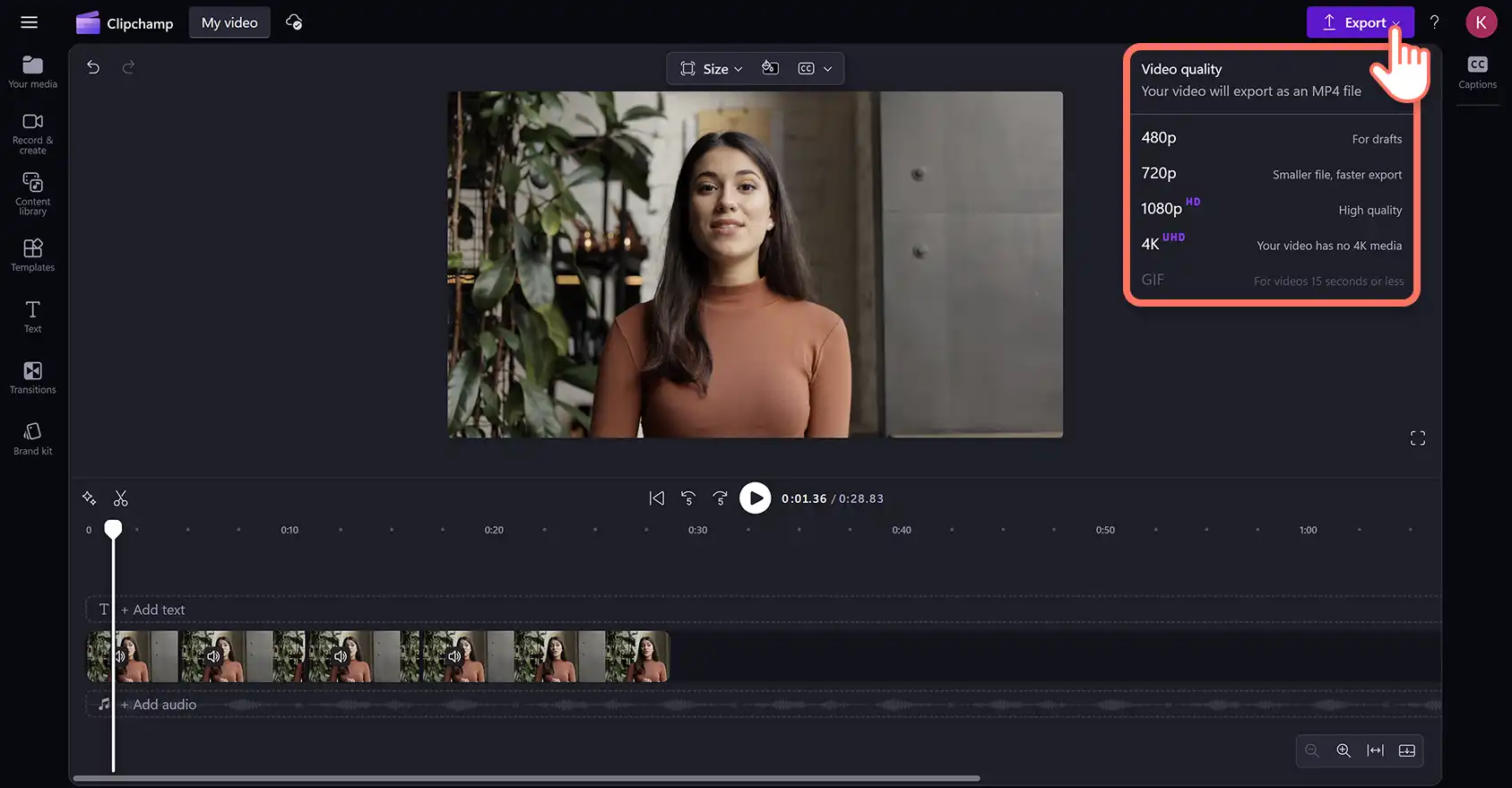 2048-47 Clipchamp video düzenleyicide video kaydeden bir kullanıcı.
