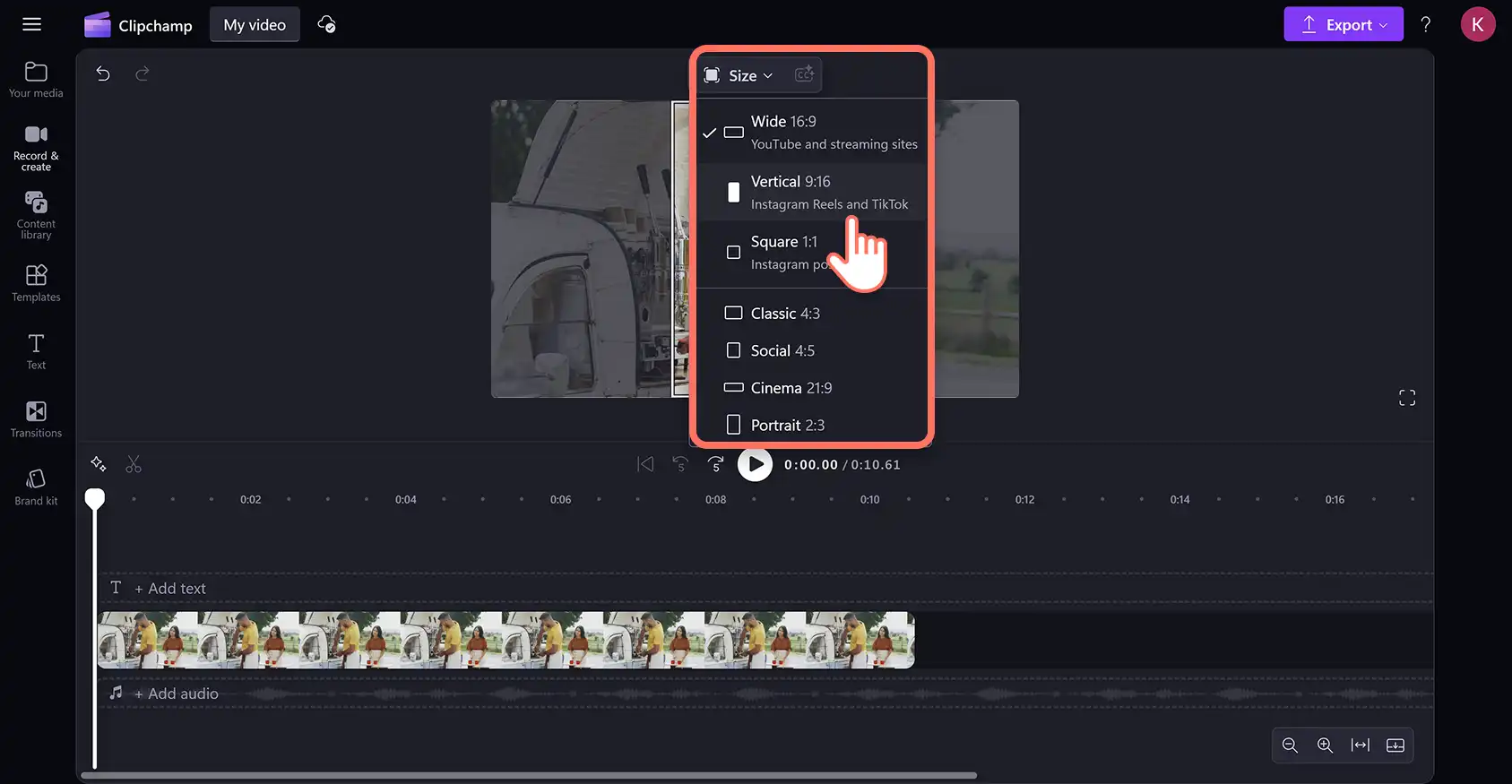 2048-17 Clipchamp video düzenleyicide Instagram Reel ve Hikaye en boy oranını önizleyen bir kullanıcı.